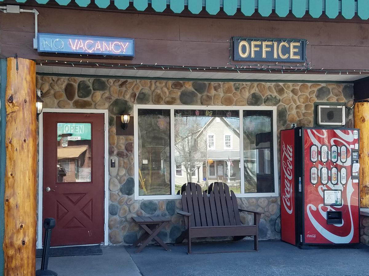 Clark'S Beach Motel Old Forge Exterior foto